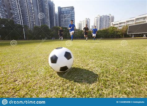 サッカー最強ランキング：宇宙の果てまでボールを追いかけて